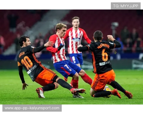 马竞中场双核掌控比赛节奏，马竞中场球员